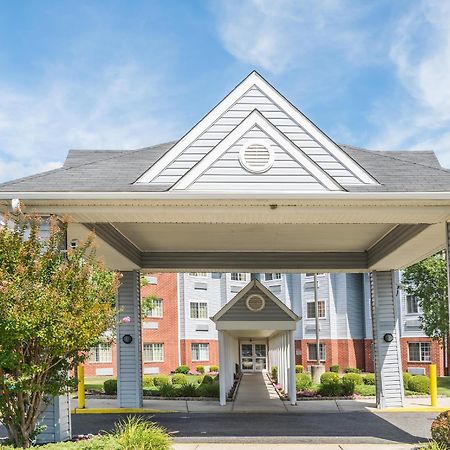 Microtel Inn & Suites By Wyndham Philadelphia Airport מראה חיצוני תמונה