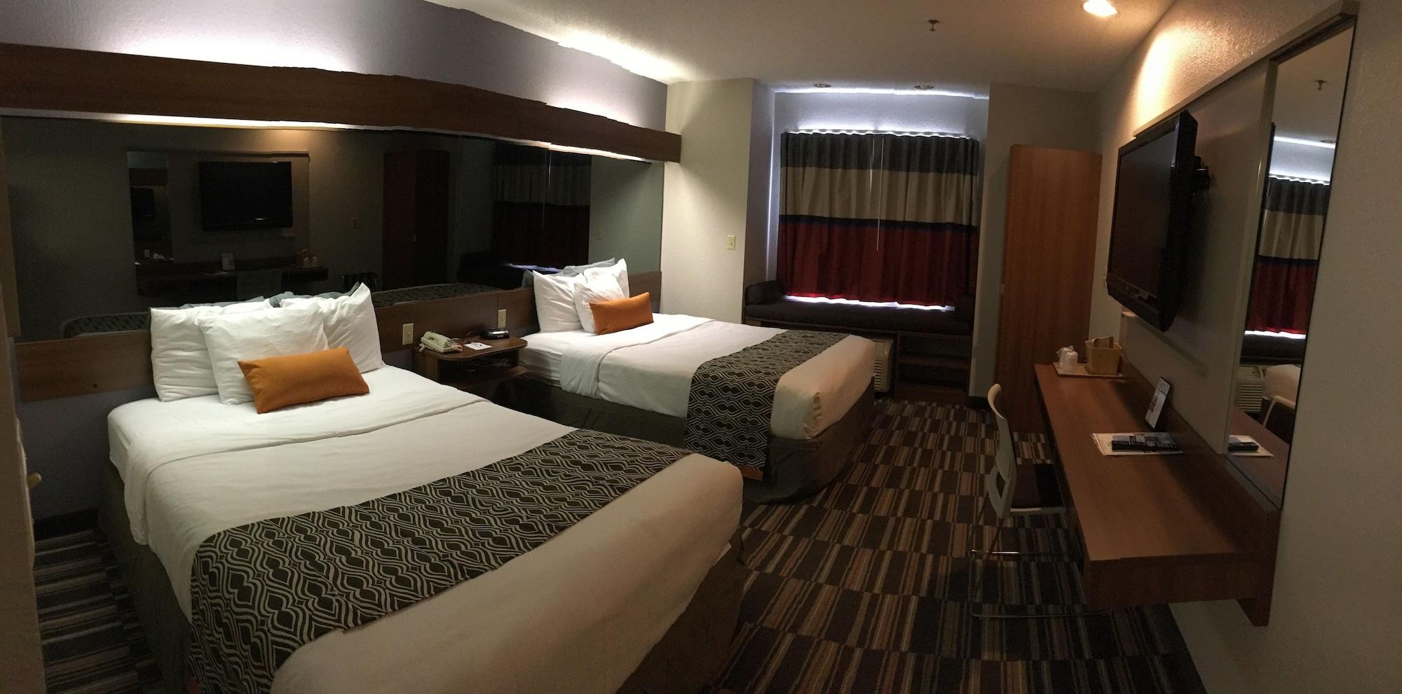 Microtel Inn & Suites By Wyndham Philadelphia Airport מראה חיצוני תמונה