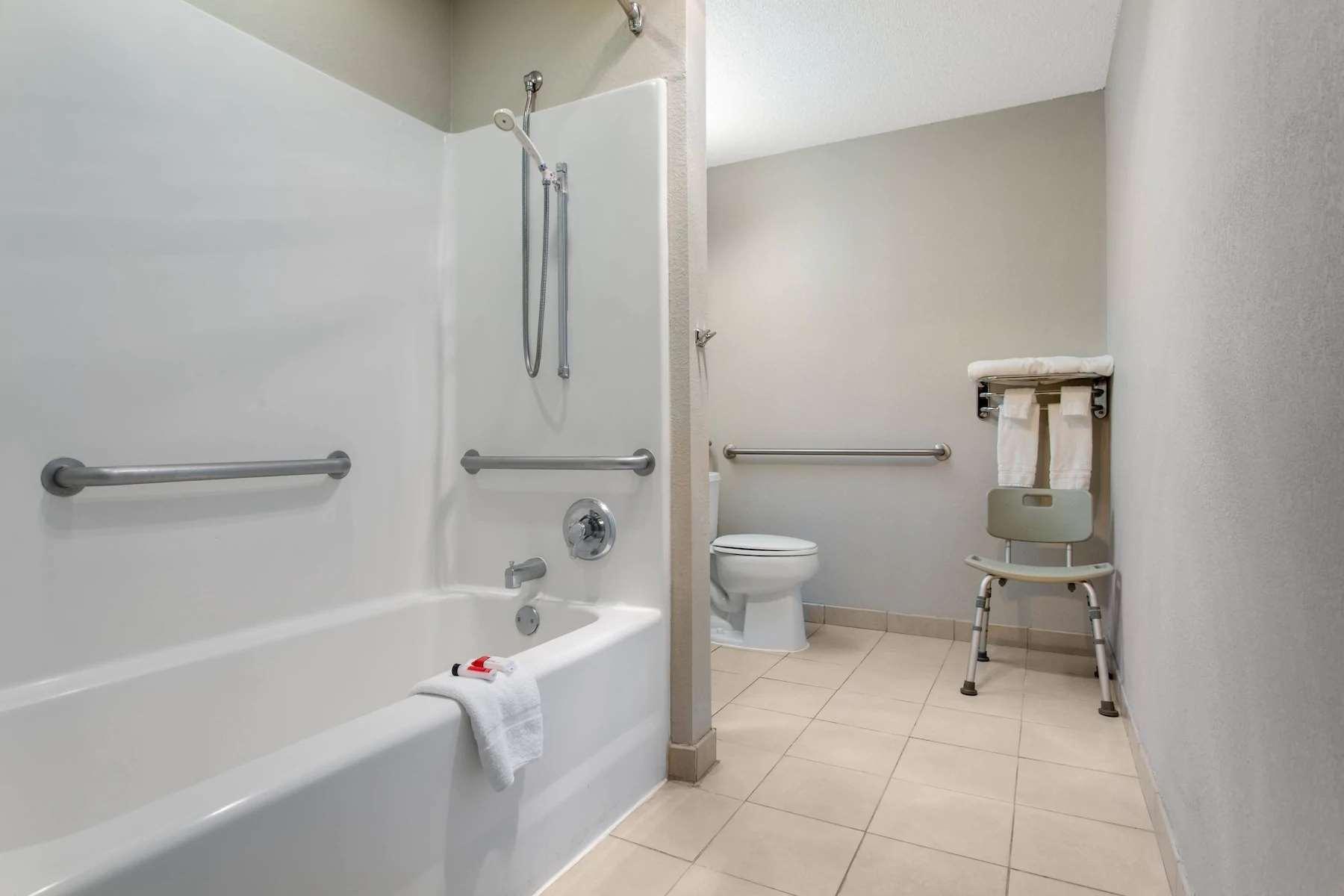Microtel Inn & Suites By Wyndham Philadelphia Airport מראה חיצוני תמונה
