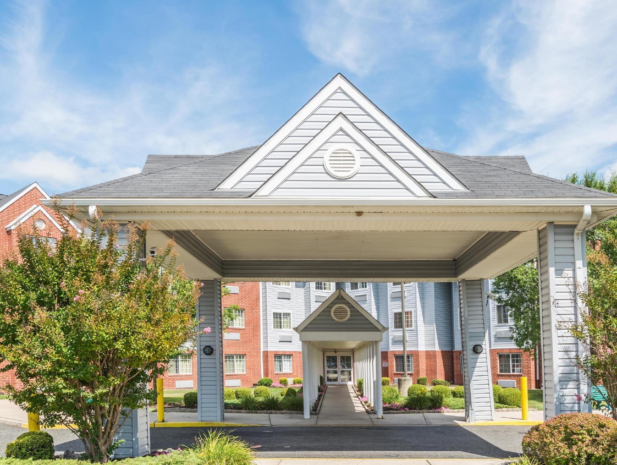 Microtel Inn & Suites By Wyndham Philadelphia Airport מראה חיצוני תמונה