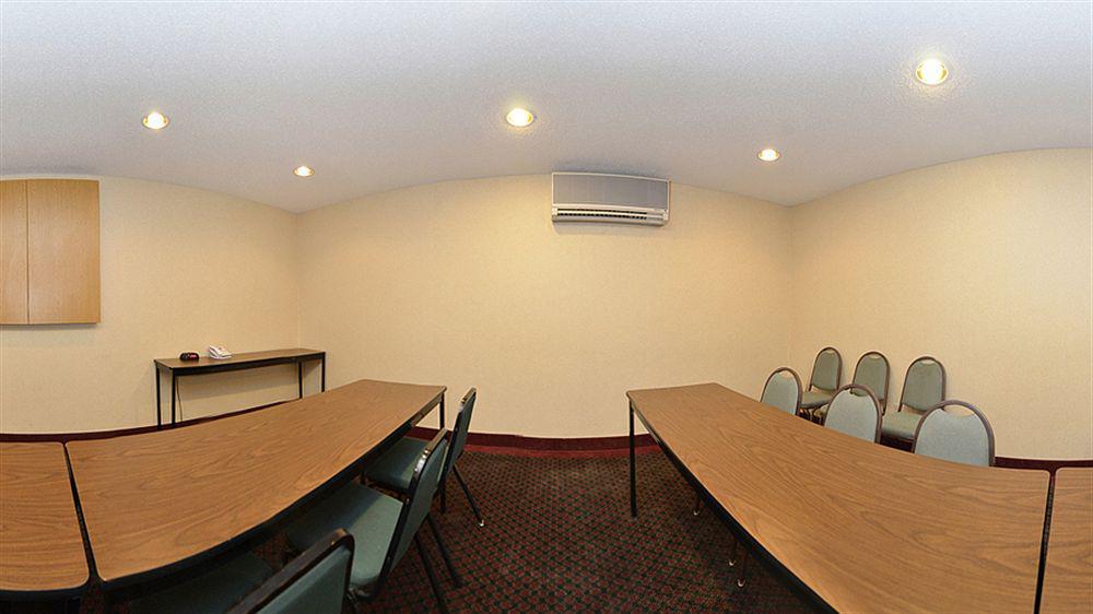 Microtel Inn & Suites By Wyndham Philadelphia Airport מראה חיצוני תמונה